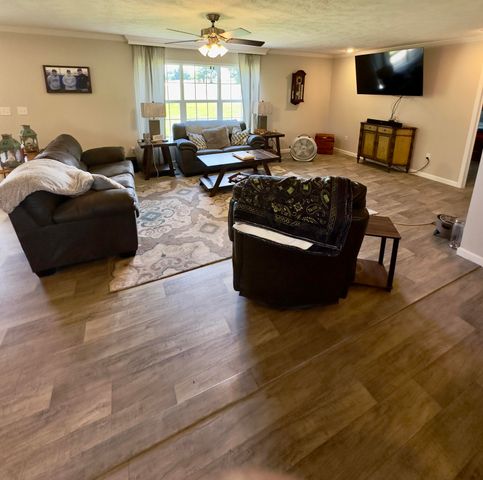 7120 N Hwy 127, Albany, KY 42602