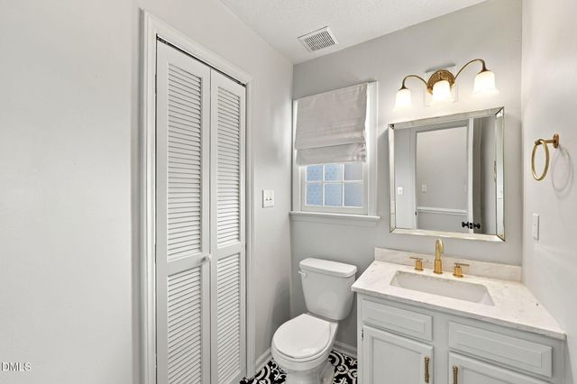 7105 Kinross Drive, Raleigh, NC 27613