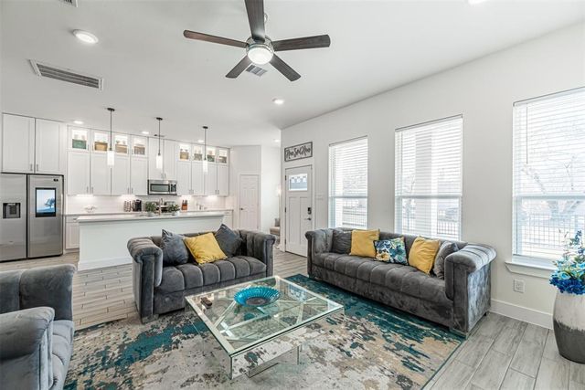 4618 Cashel Glen Drive, Houston, TX 77069