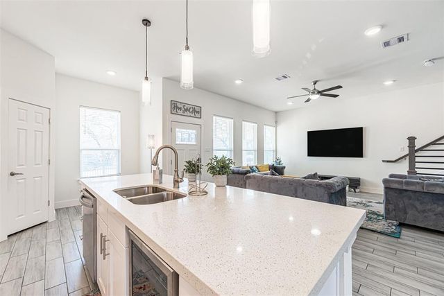 4618 Cashel Glen Drive, Houston, TX 77069