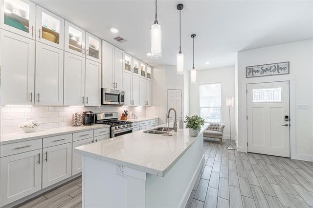 4618 Cashel Glen Drive, Houston, TX 77069