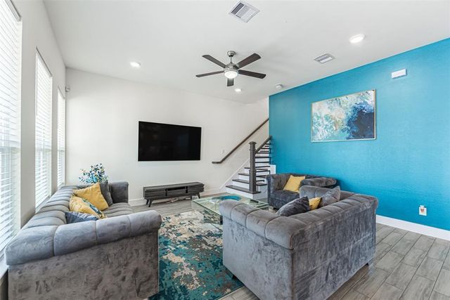 4618 Cashel Glen Drive, Houston, TX 77069