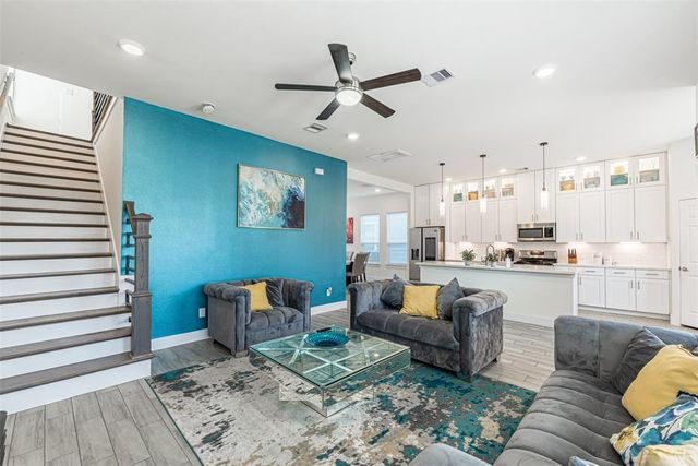 4618 Cashel Glen Drive, Houston, TX 77069