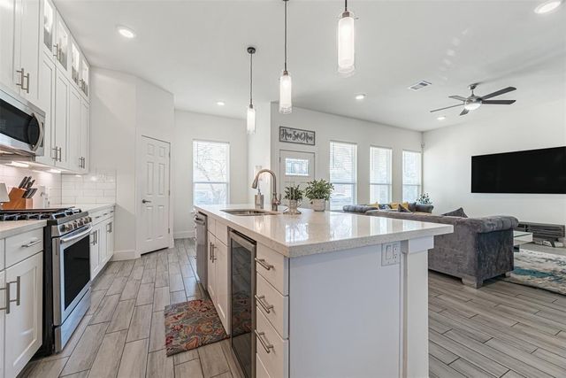 4618 Cashel Glen Drive, Houston, TX 77069