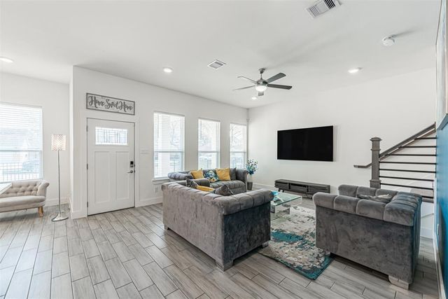 4618 Cashel Glen Drive, Houston, TX 77069