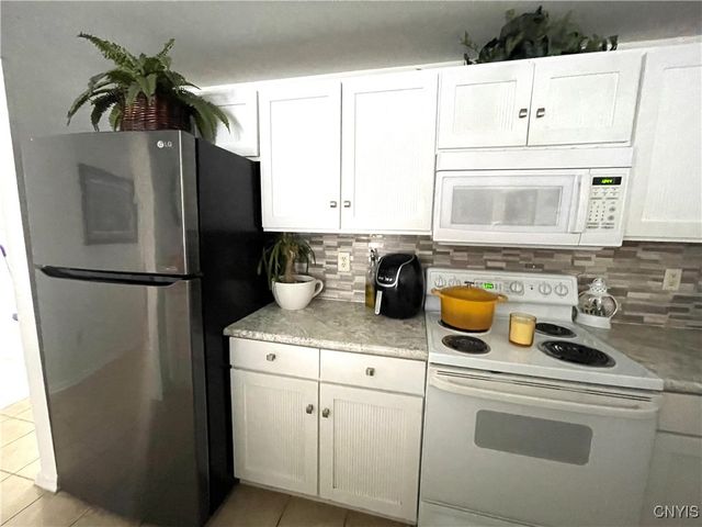 6105 Gillette Road, Cicero, NY 13039