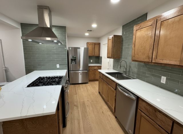 2432 Jonesboro Avenue, Dallas, TX 75228