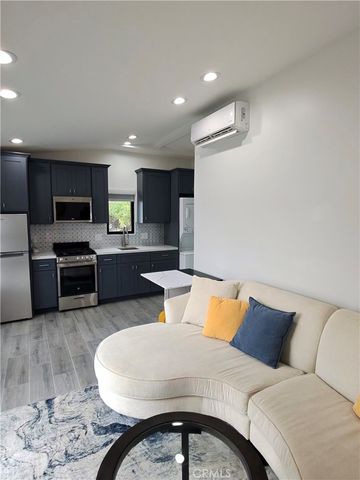 5130 E Burnett A, Long Beach, CA 90815