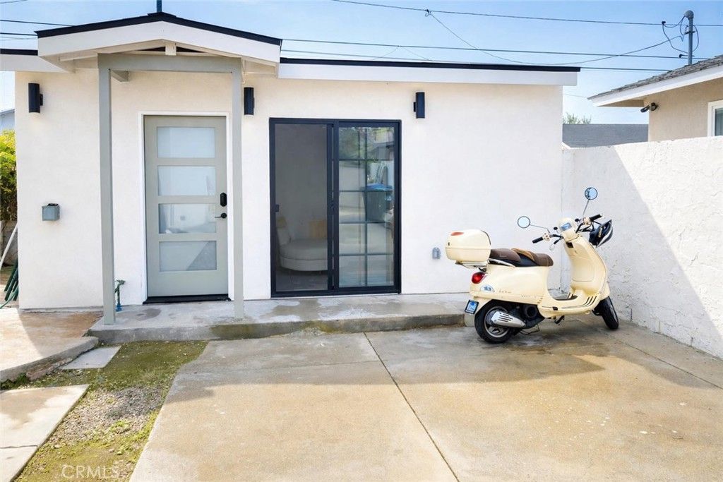 5130 E Burnett A, Long Beach, CA 90815