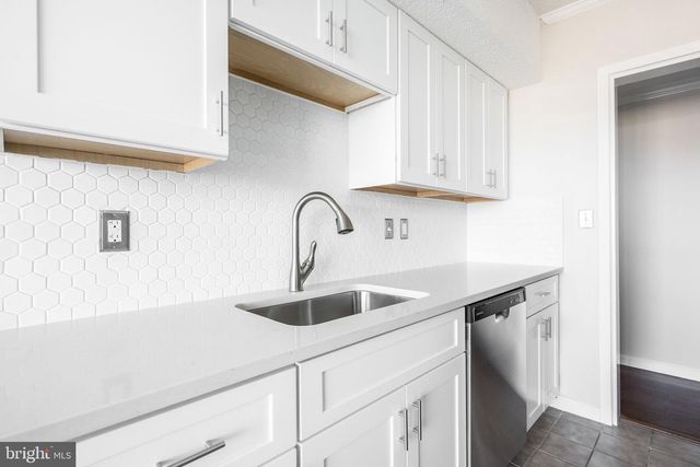 5505 SEMINARY RD #2211N, Falls Church, VA 22041