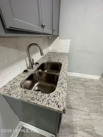 619 LINWOOD Avenue, Jacksonville, FL 32206