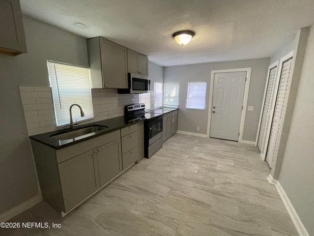 619 LINWOOD Avenue, Jacksonville, FL 32206