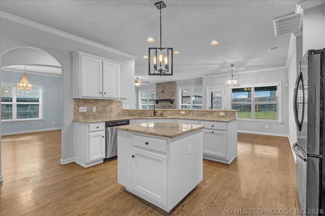 6057 E 144th Street S, Bixby, OK 74008