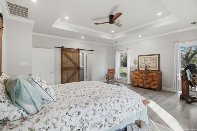 356 CREEKWOOD DR, Bandera, TX 78003