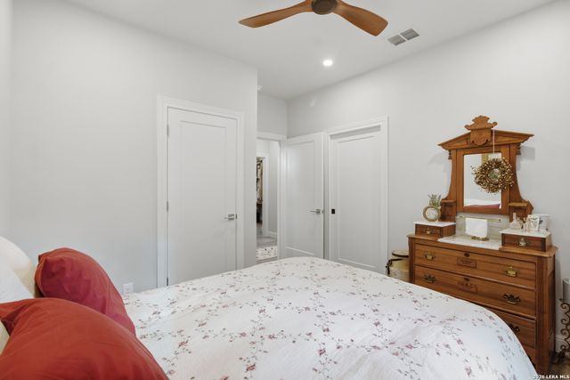 356 CREEKWOOD DR, Bandera, TX 78003