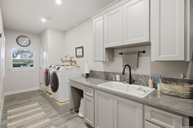 356 CREEKWOOD DR, Bandera, TX 78003