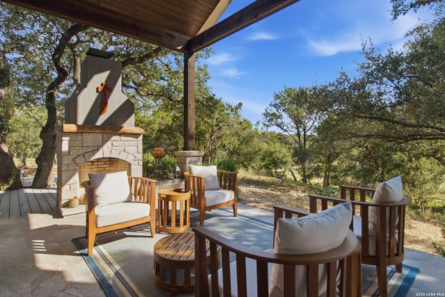 356 CREEKWOOD DR, Bandera, TX 78003