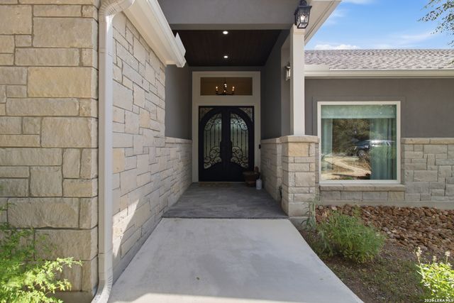 356 CREEKWOOD DR, Bandera, TX 78003