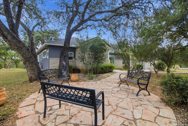 356 CREEKWOOD DR, Bandera, TX 78003