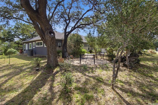 356 CREEKWOOD DR, Bandera, TX 78003