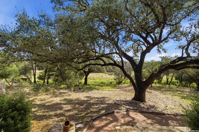 356 CREEKWOOD DR, Bandera, TX 78003