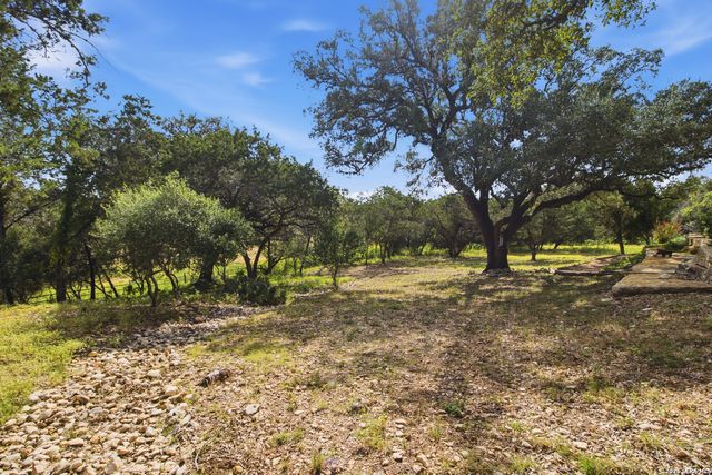 356 CREEKWOOD DR, Bandera, TX 78003