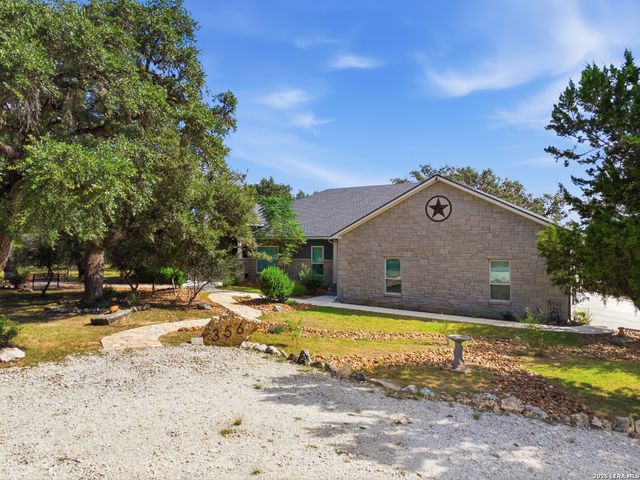 356 CREEKWOOD DR, Bandera, TX 78003