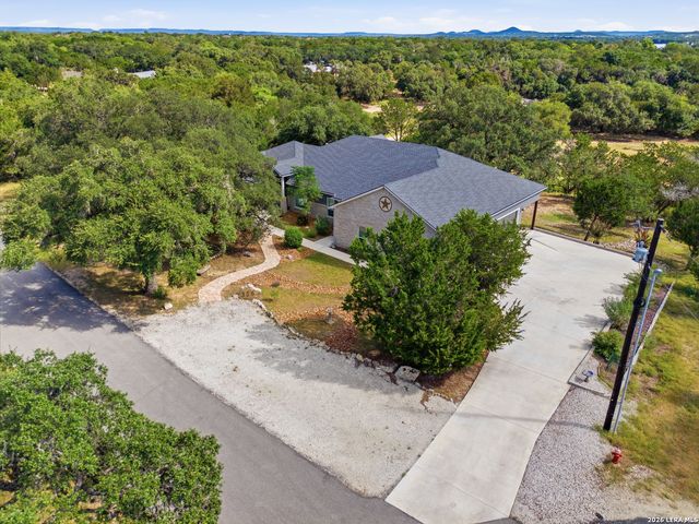356 CREEKWOOD DR, Bandera, TX 78003