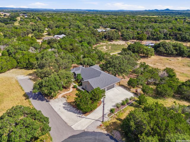 356 CREEKWOOD DR, Bandera, TX 78003