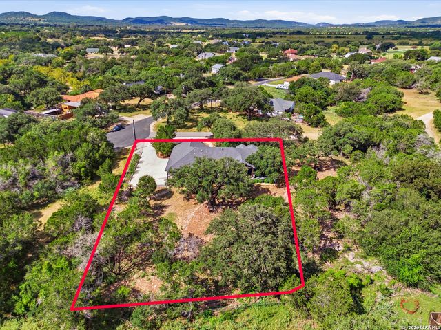 356 CREEKWOOD DR, Bandera, TX 78003