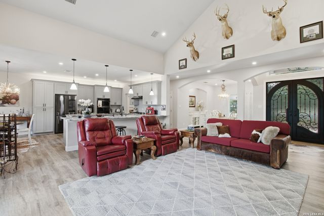 356 CREEKWOOD DR, Bandera, TX 78003