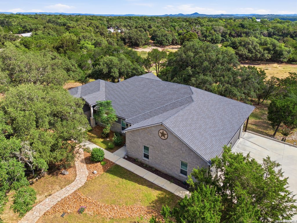 356 CREEKWOOD DR, Bandera, TX 78003