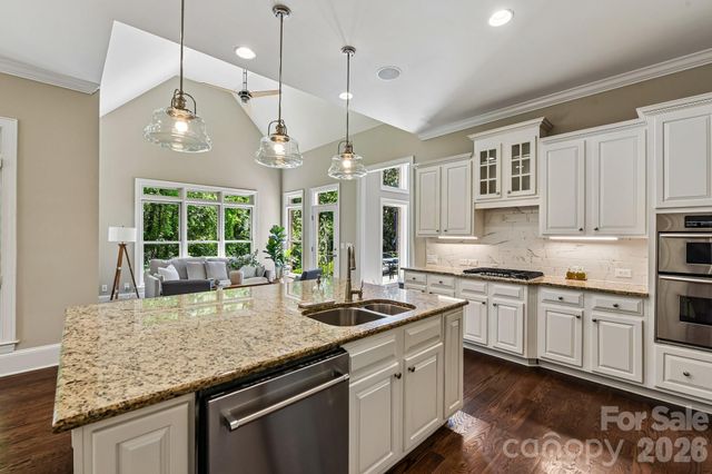 209 Glenmoor Drive, Waxhaw, NC 28173