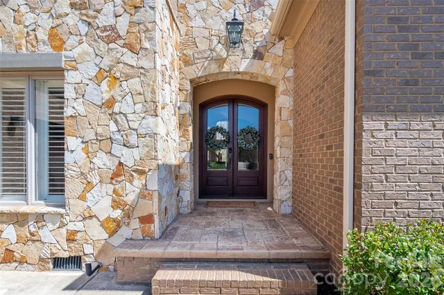 209 Glenmoor Drive, Waxhaw, NC 28173