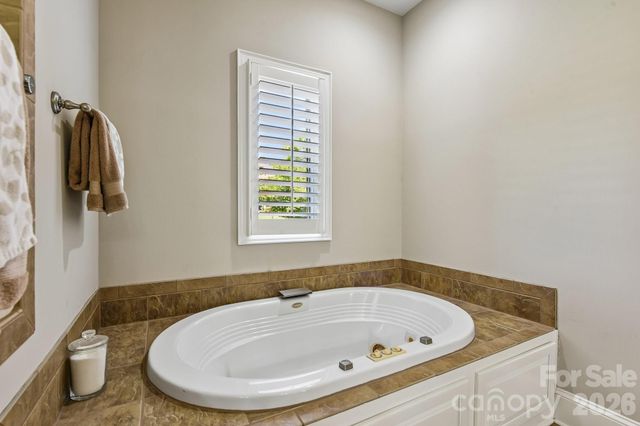 209 Glenmoor Drive, Waxhaw, NC 28173