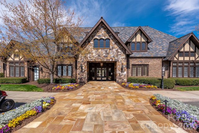 209 Glenmoor Drive, Waxhaw, NC 28173