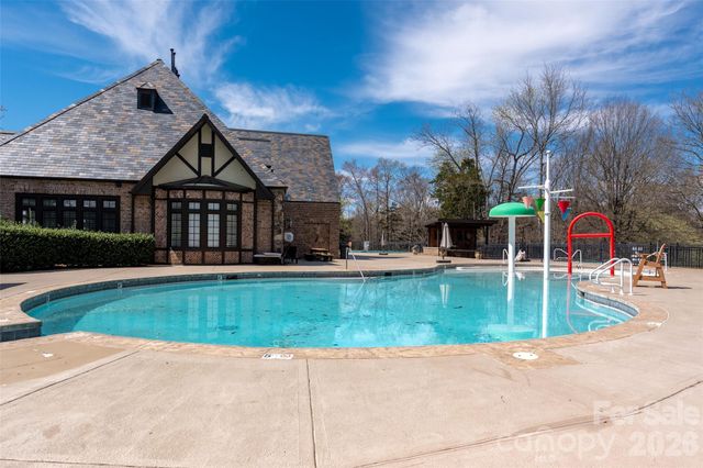 209 Glenmoor Drive, Waxhaw, NC 28173