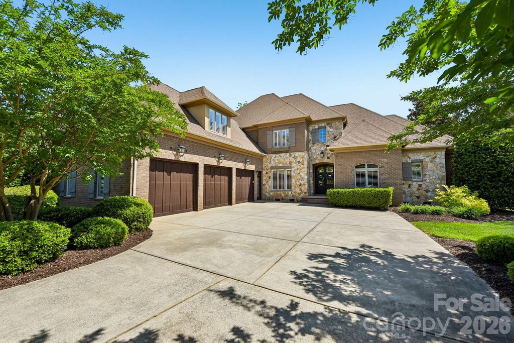 209 Glenmoor Drive, Waxhaw, NC 28173