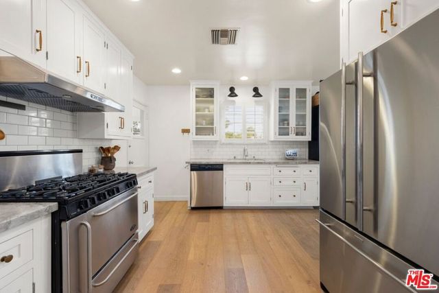 3001 Patricia Avenue, Los Angeles, CA 90064