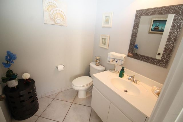 1396 Banyan Way, Weston, FL 33327
