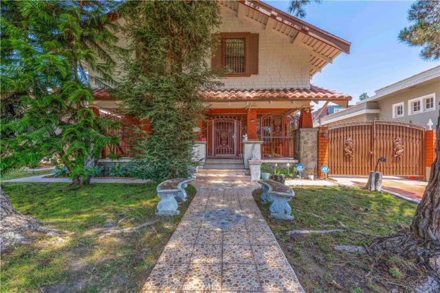 128 N St Andrews Place, Los Angeles, CA 90004