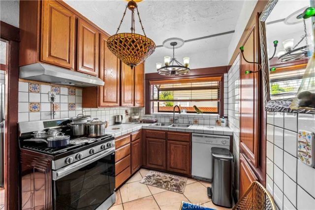 128 N St Andrews Place, Los Angeles, CA 90004