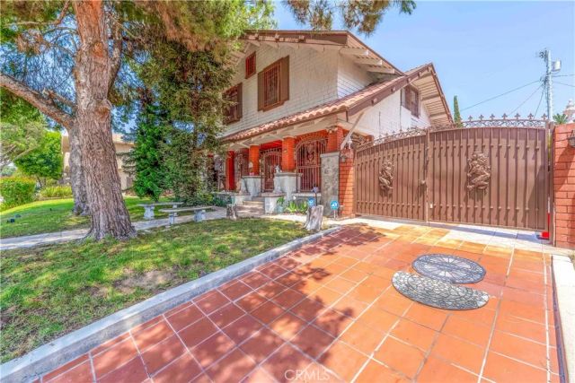 128 N St Andrews Place, Los Angeles, CA 90004