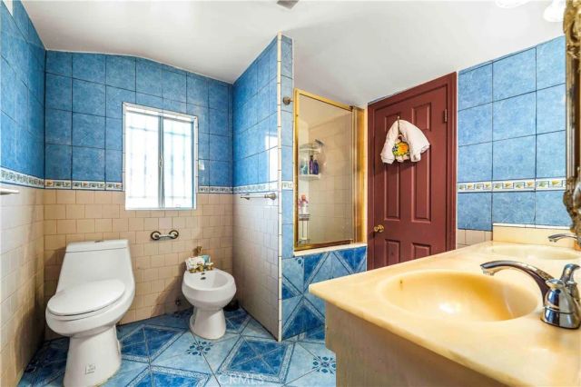 128 N St Andrews Place, Los Angeles, CA 90004