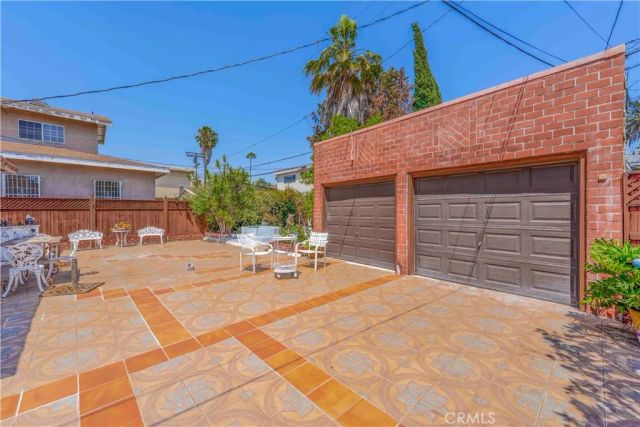 128 N St Andrews Place, Los Angeles, CA 90004