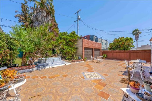 128 N St Andrews Place, Los Angeles, CA 90004