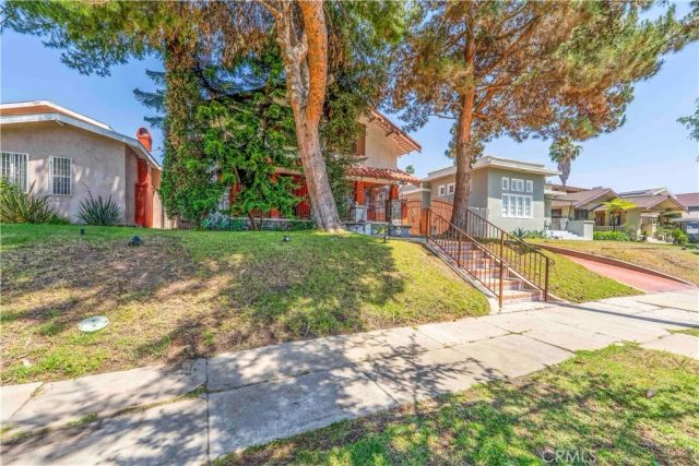 128 N St Andrews Place, Los Angeles, CA 90004