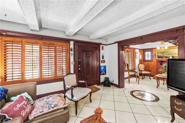 128 N St Andrews Place, Los Angeles, CA 90004
