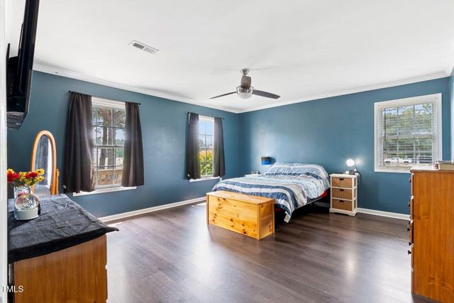211 Chesters Road, Roseboro, NC 28382