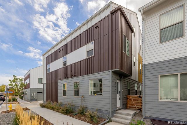 15194 W 69th Avenue, Arvada, CO 80007